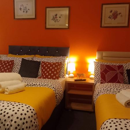 Ideal Home & Cottage Inviting 4 Bedroom Apartments Walsall Esterno foto