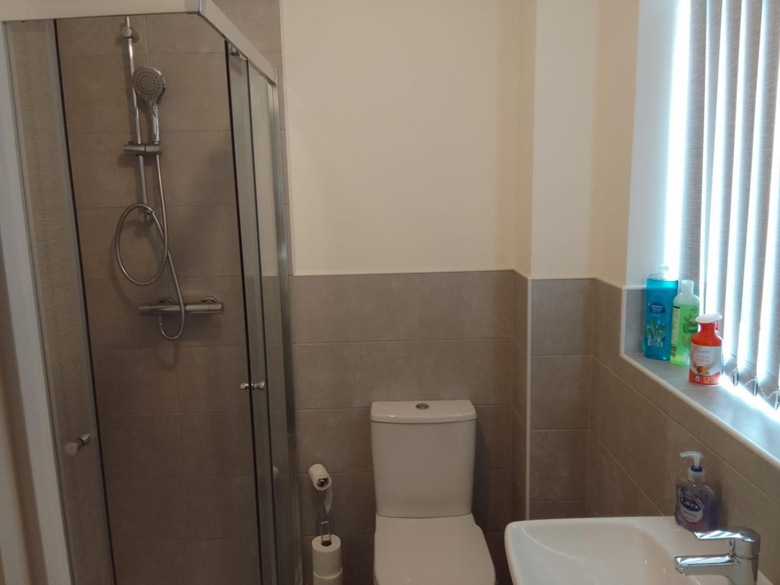 Ideal Home & Cottage Inviting 4 Bedroom Apartments Walsall Esterno foto