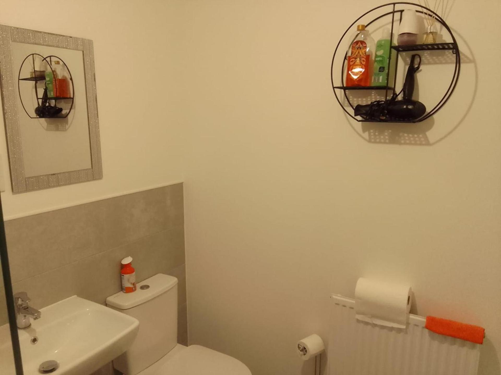 Ideal Home & Cottage Inviting 4 Bedroom Apartments Walsall Esterno foto