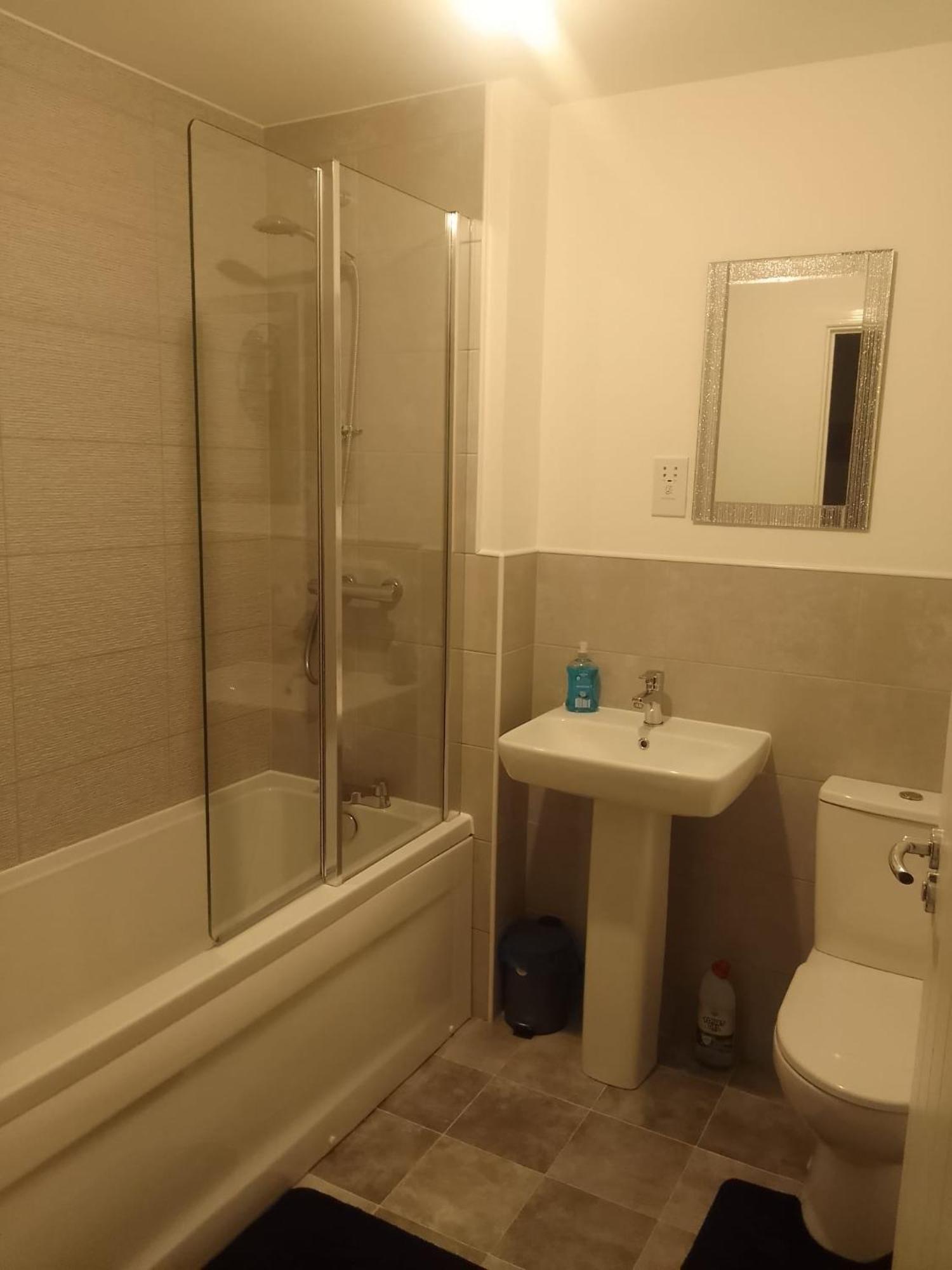 Ideal Home & Cottage Inviting 4 Bedroom Apartments Walsall Esterno foto