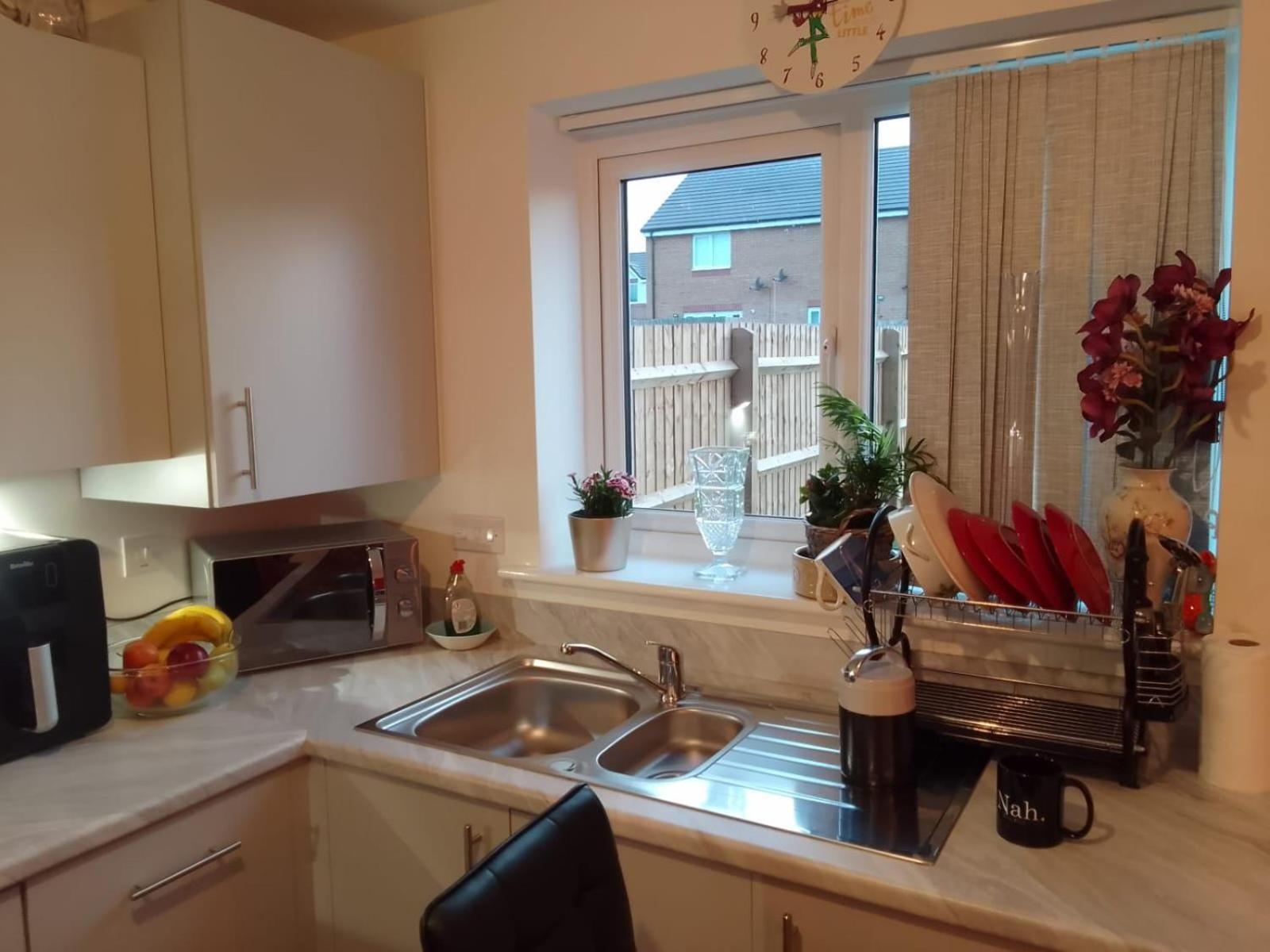 Ideal Home & Cottage Inviting 4 Bedroom Apartments Walsall Esterno foto