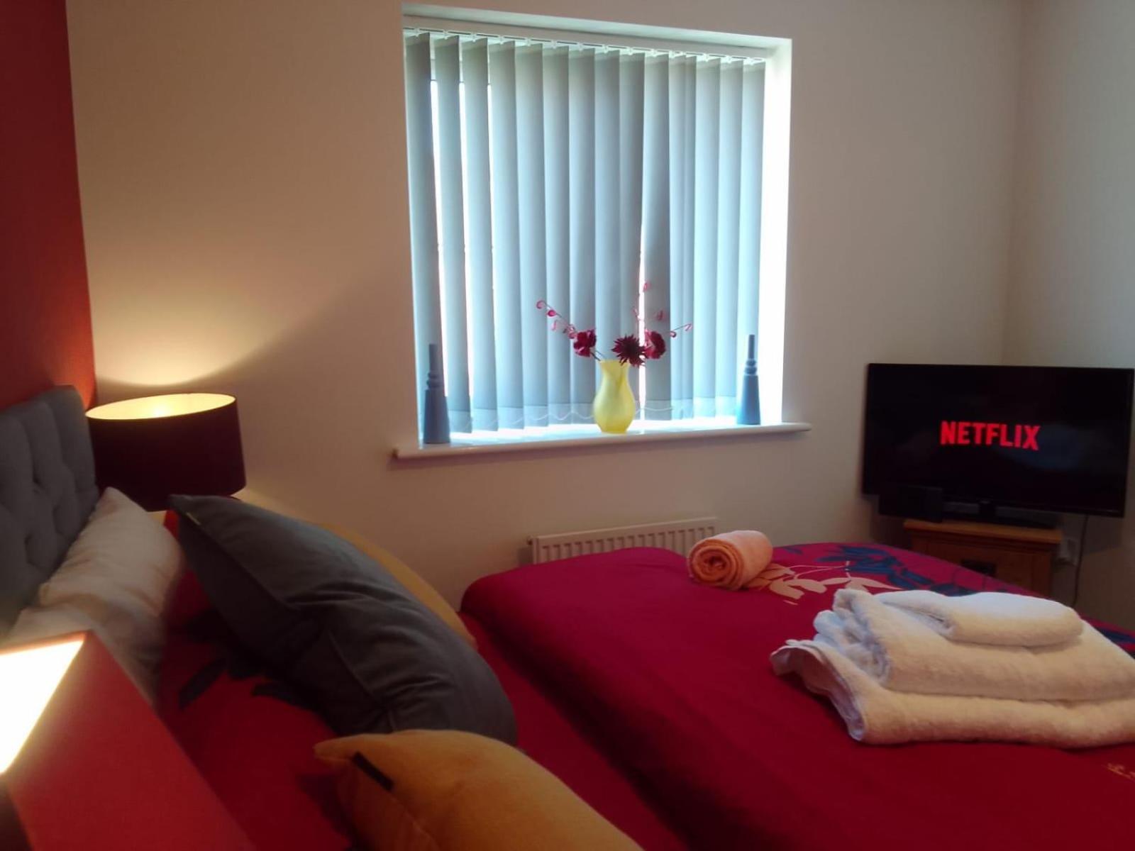 Ideal Home & Cottage Inviting 4 Bedroom Apartments Walsall Esterno foto