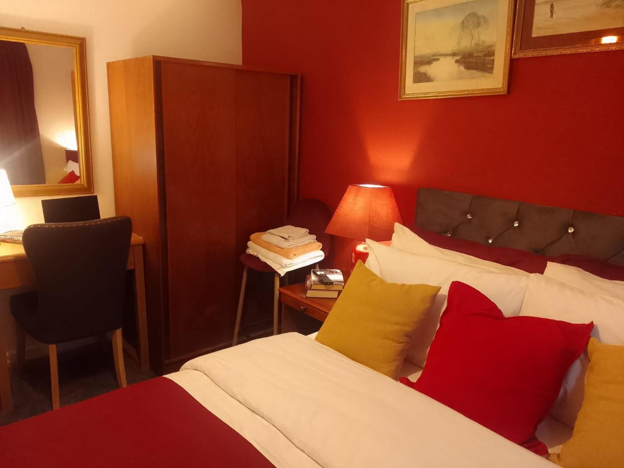 Ideal Home & Cottage Inviting 4 Bedroom Apartments Walsall Esterno foto